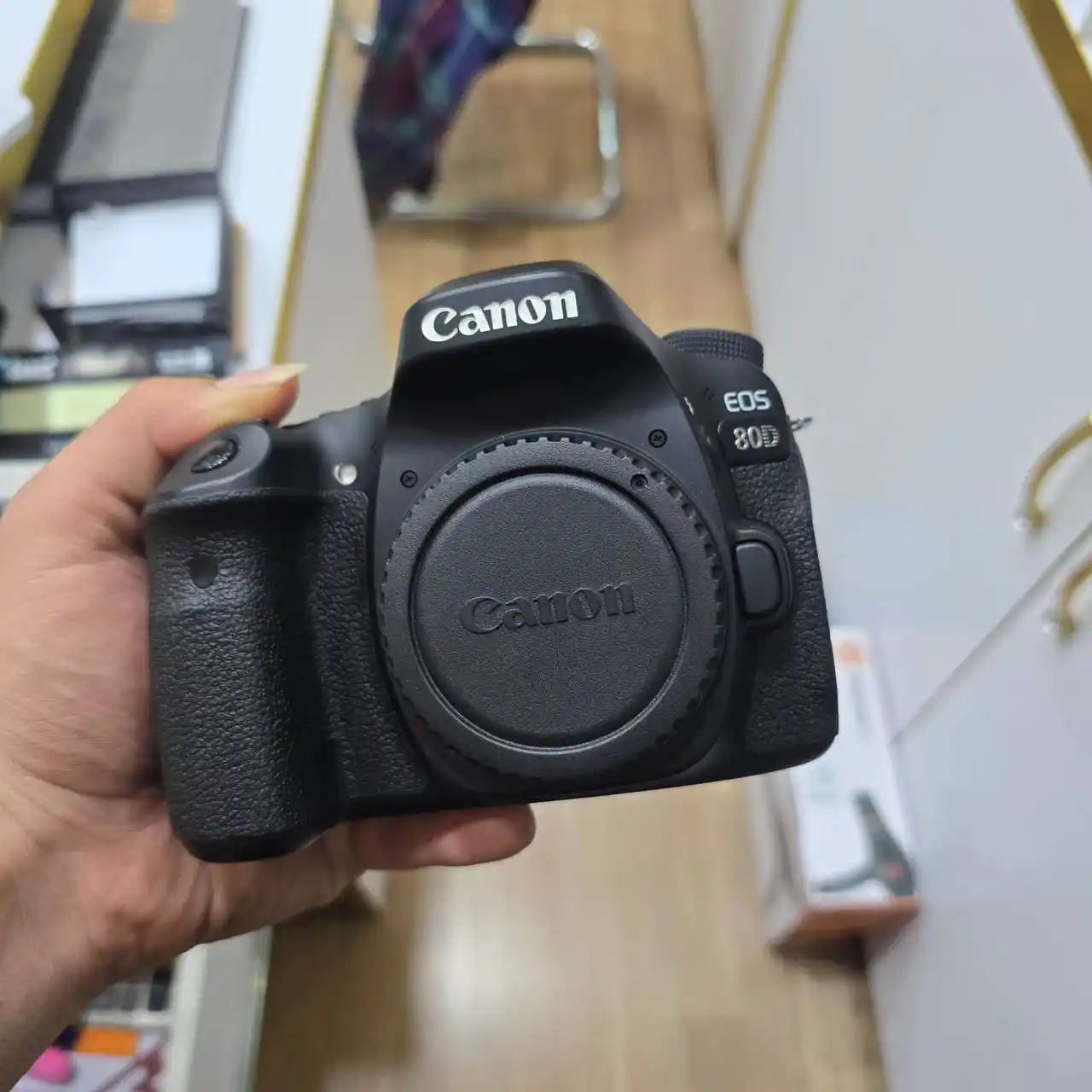 خرید دوربین کانن | Canon 80D Body دست دو