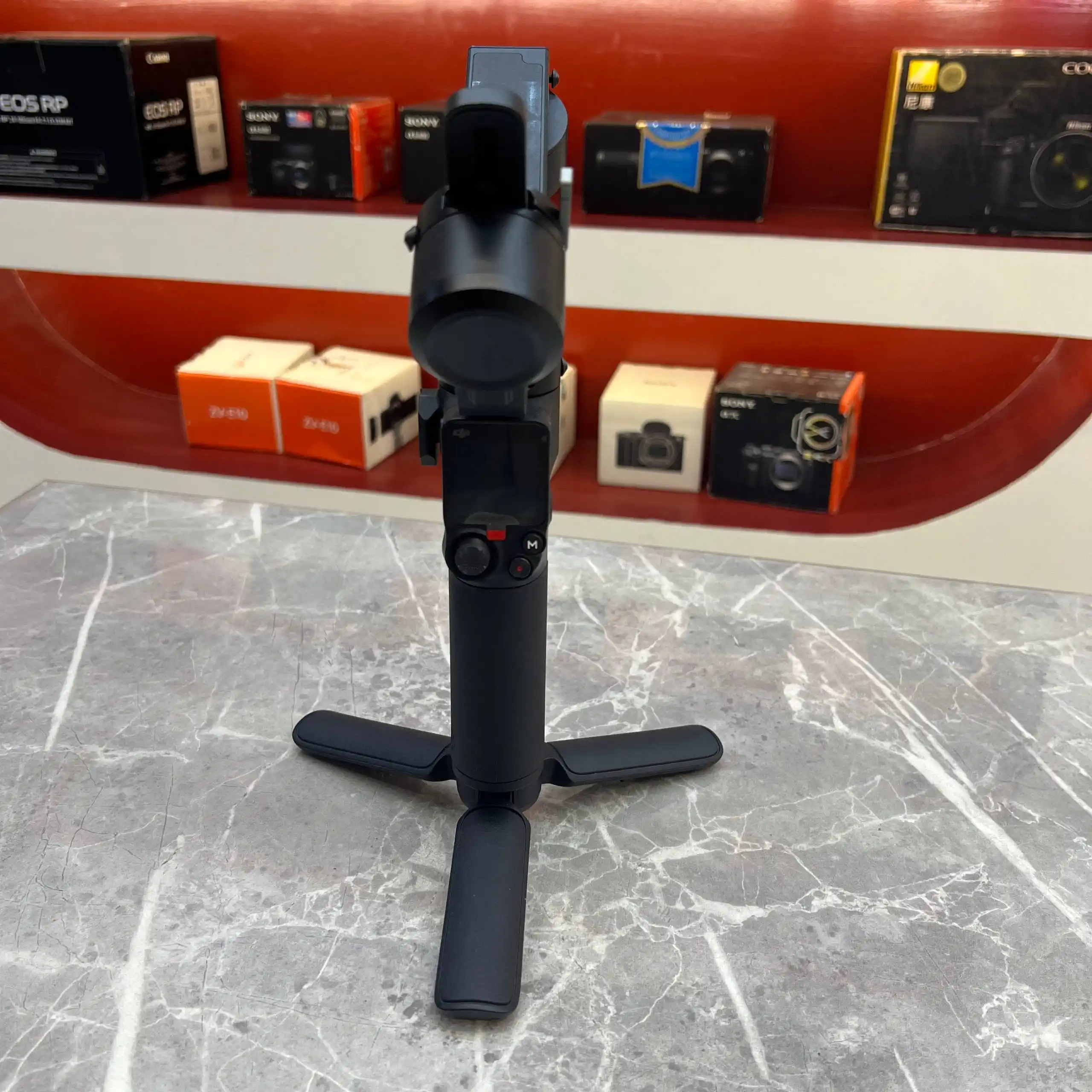 گیمبال حرفه‌ای دی جی ای | Dji Rs3 mini Gimbal دست دو
