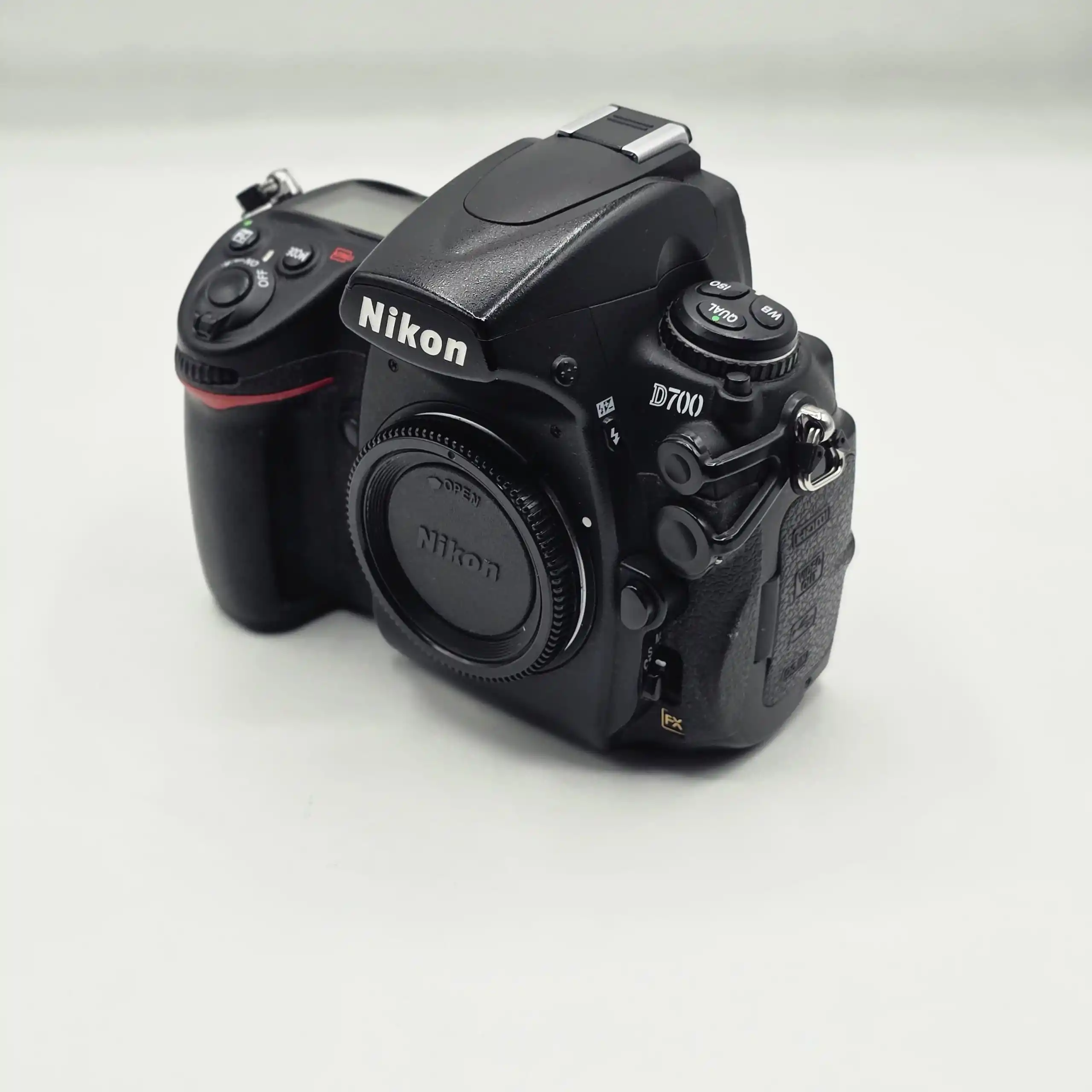 دوربین نیمه حرفه ای نیکون | Nikon D700 Body دست دو