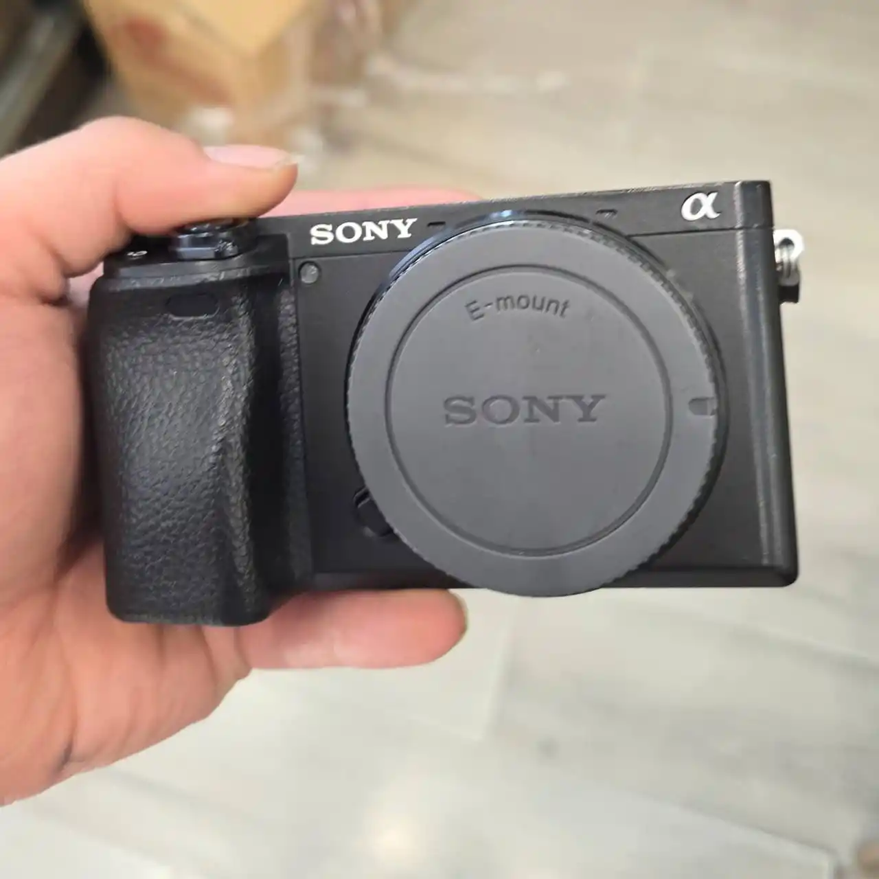 دوربین حرفه‌ای سونی | Sony A6400 Body دست دو