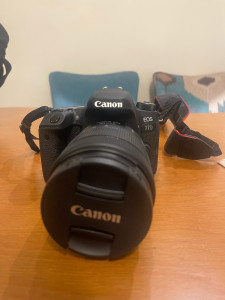 دوربین canon 77D با لنز 18-135 USM دست دو