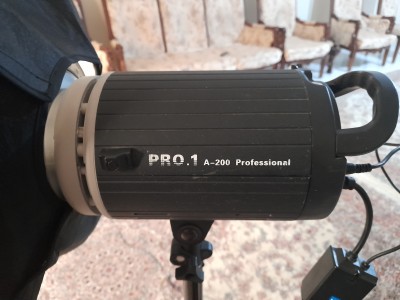 نور عکاسی Pro.1 A200 professional دست دو