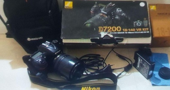 دوربین نیکون d7200 با تمام وسایل جانبی دست دو
