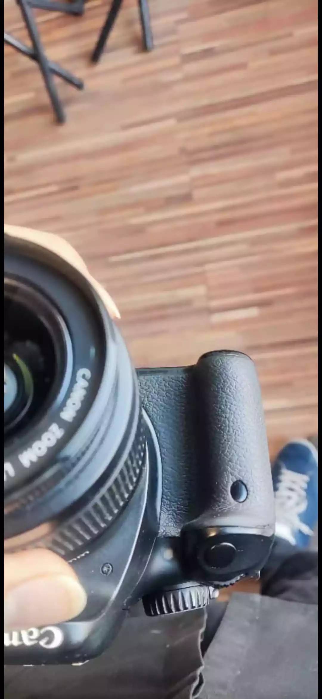 دوربین کنون دست دو