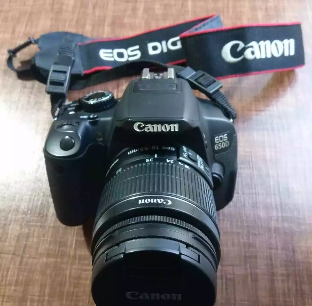 دوربین d650درحد نو. دست دو