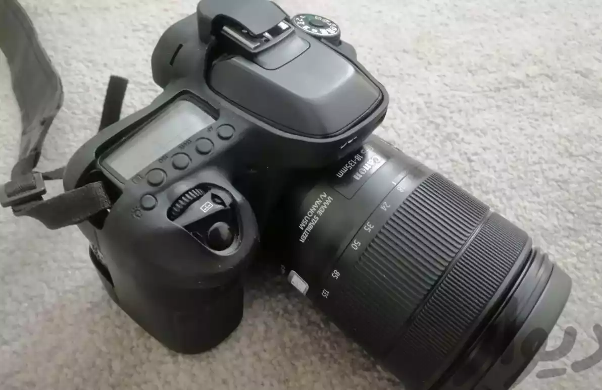 دوربین canon 80D دست دو