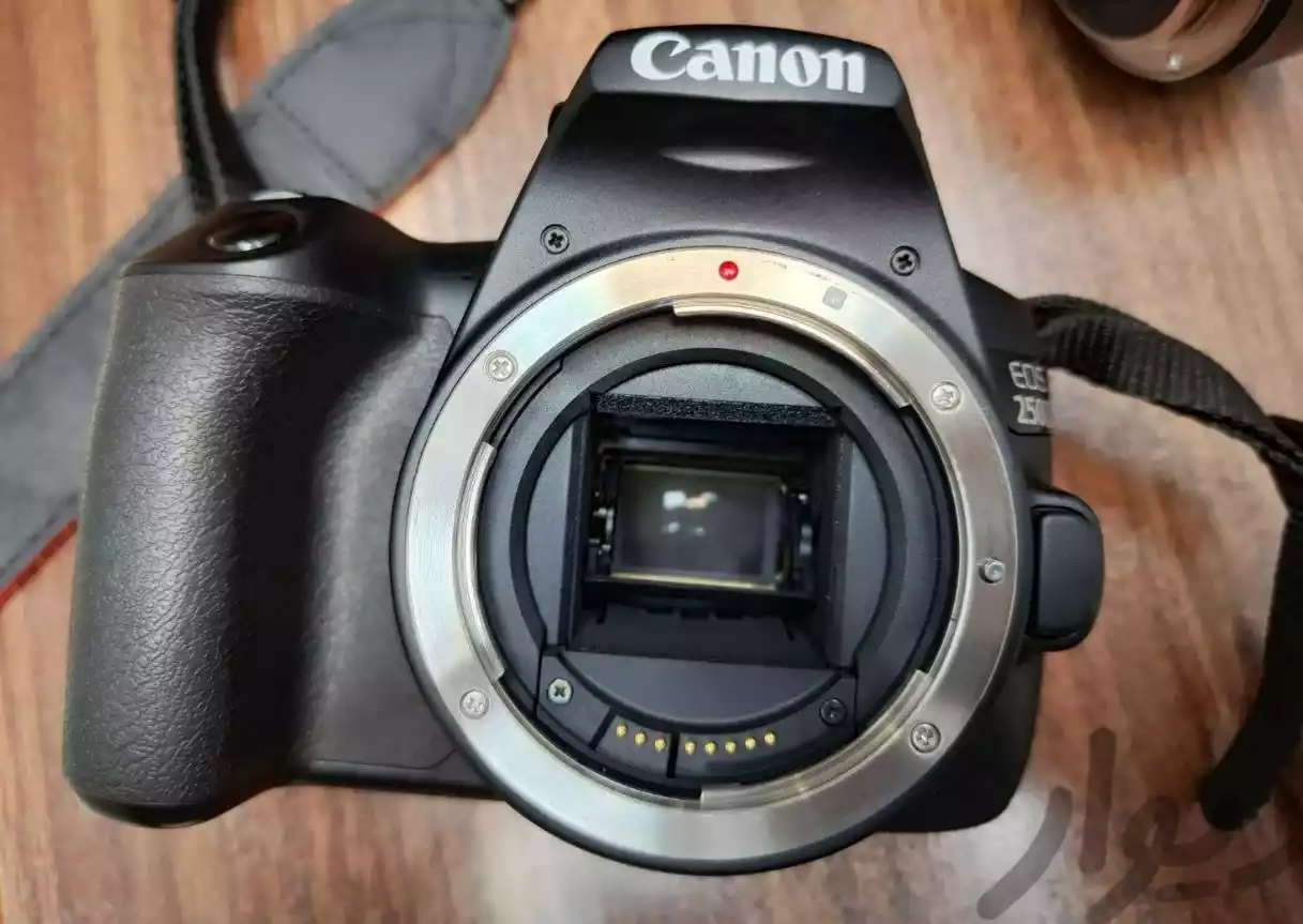 دوربین کنون ۲۵۰d دست دو