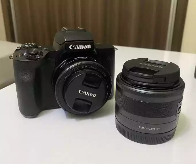 دوربین canon m50 mark 2 با دو لنز و باتری اضافه دست دو