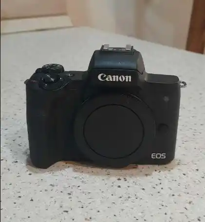 دوربین M50 canon دست دو
