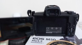 دوربین بدون آینه کانن EOS M50 Mark II + 15-45mm IS STM دست دوم
