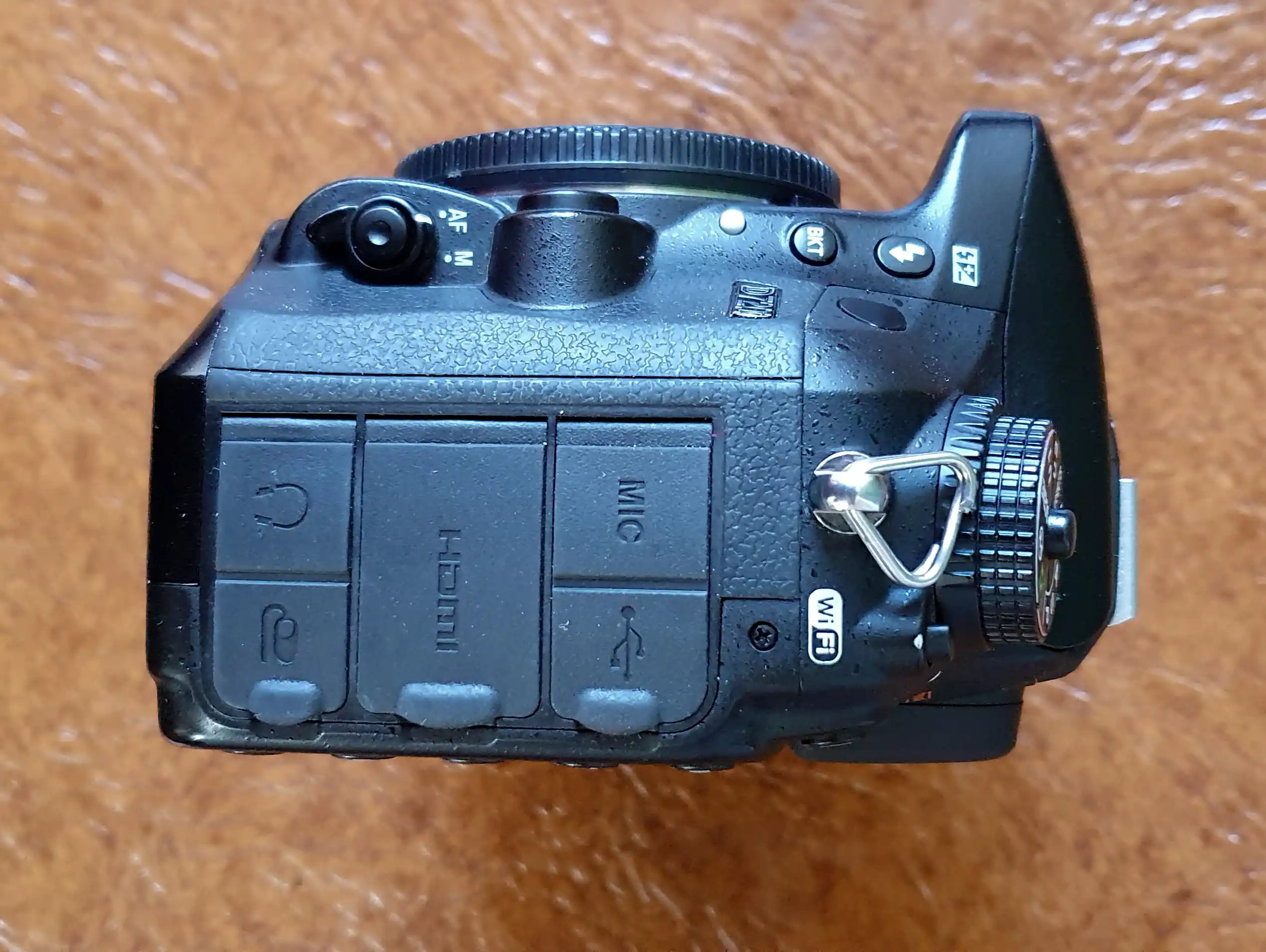 nikon7200d دست دو