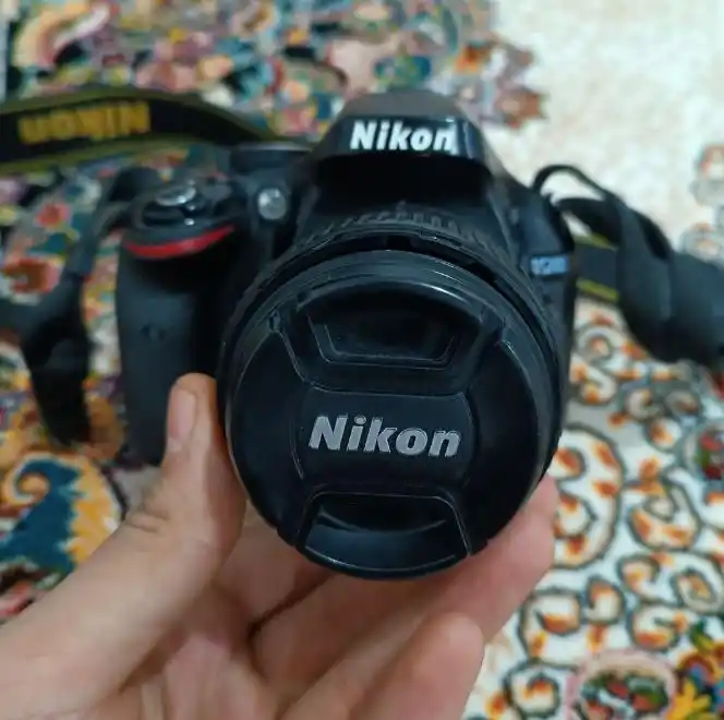 دوربین عکاسی نیکون 5200d دست دو