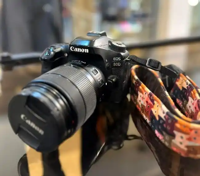 دوربین کنون 80d کم کار دست دو