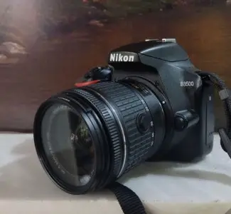 نیکون D3500 + لنز فیکس 50 دست دوم