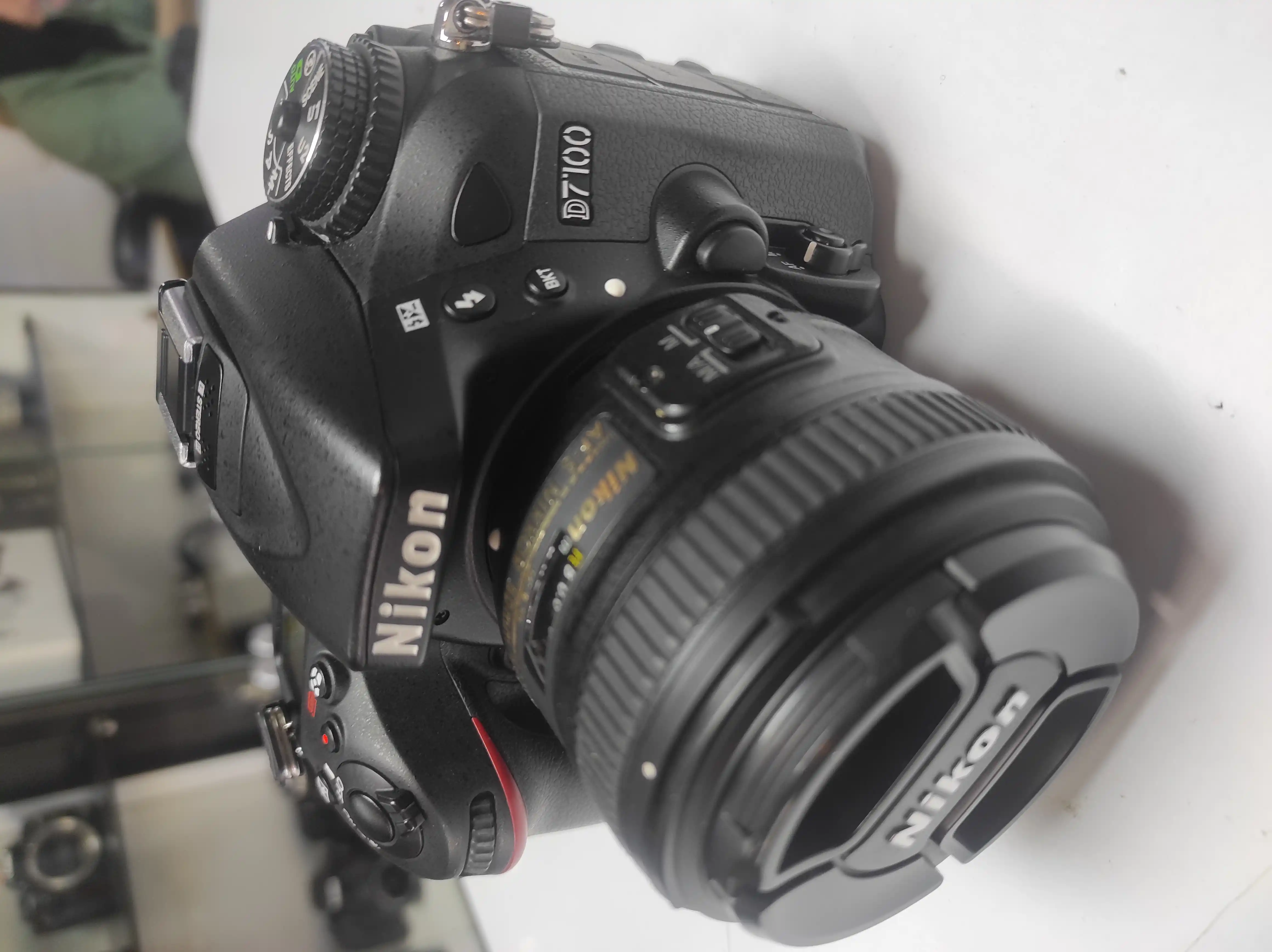 50f1.8G + D7100 Nikon دست دو
