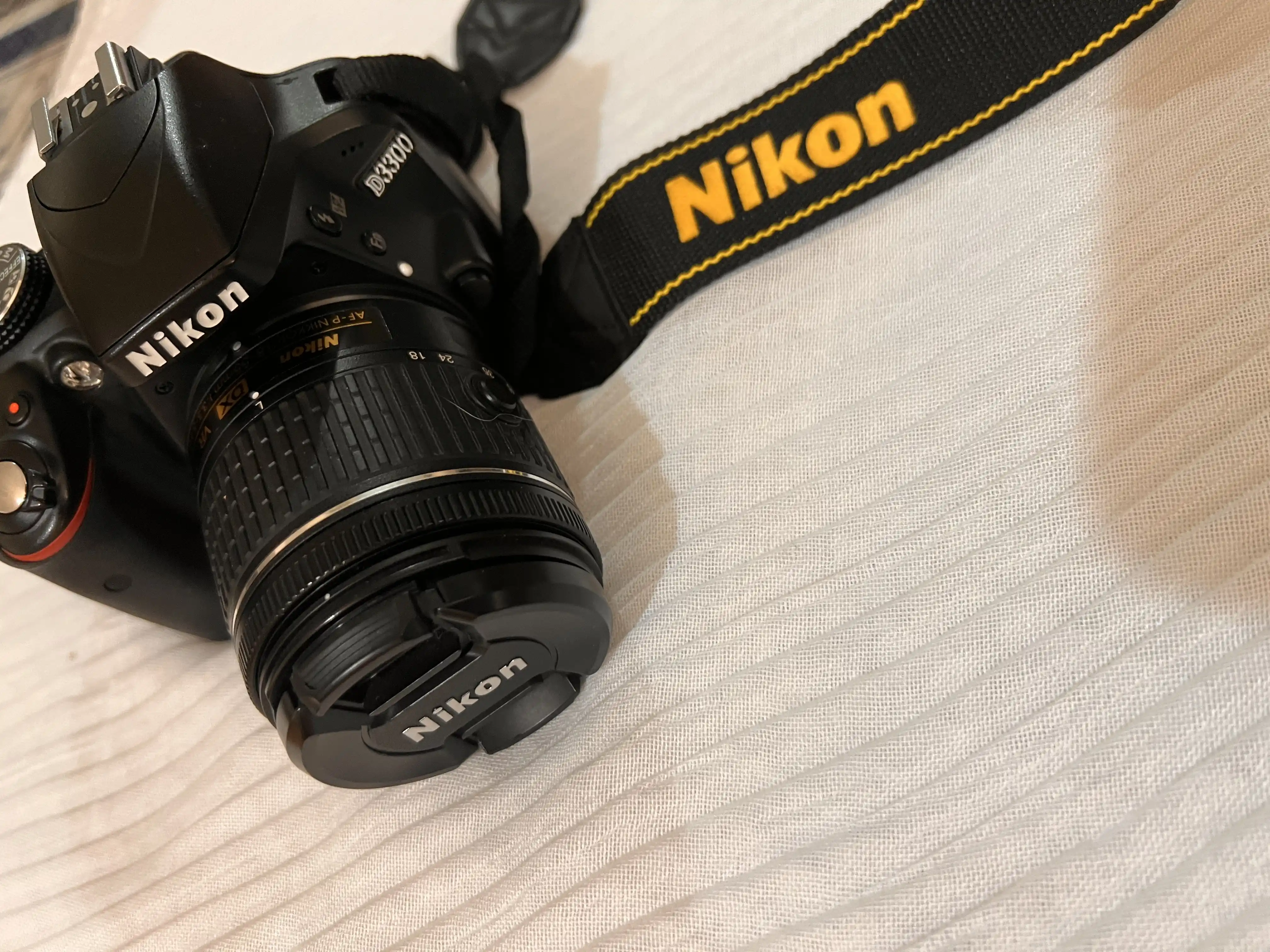 دوربین نیکونd3300 دست دو