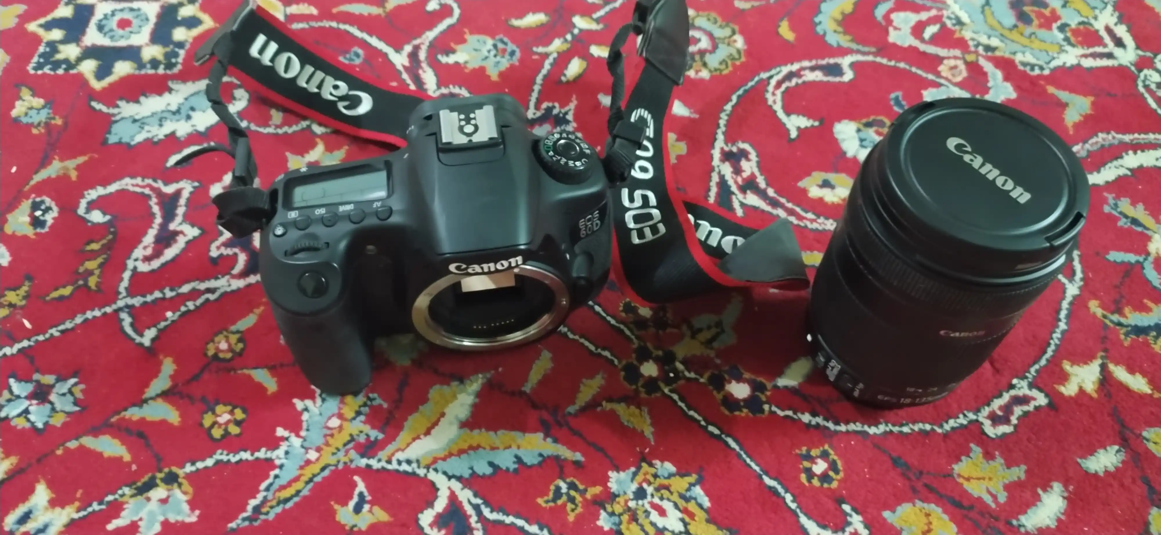 دوربینcanon 60 dبه همراه لنز18.135 میلیمتری دست دو