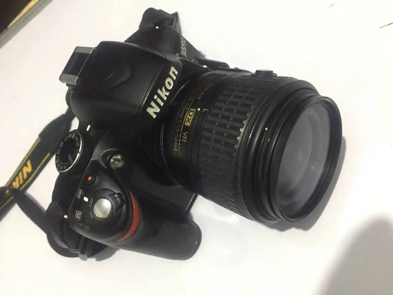 دوربین عکاسی فیلم برداری نیکون مدلD3200 دست دو