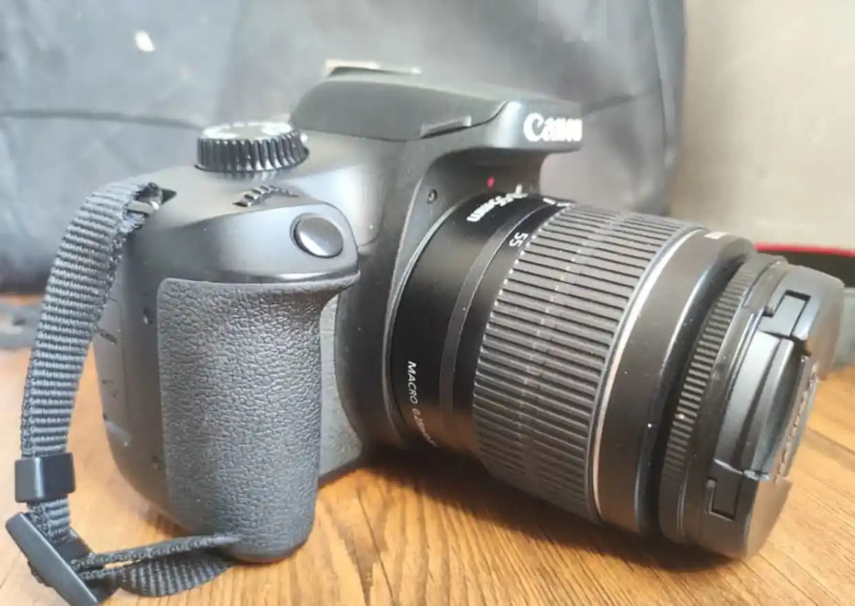 دوربین عکاسی 4000D دست دو