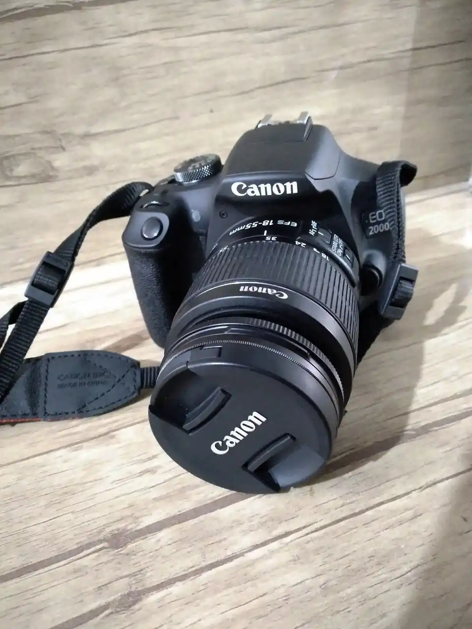 دوربین canon2000d دست دو