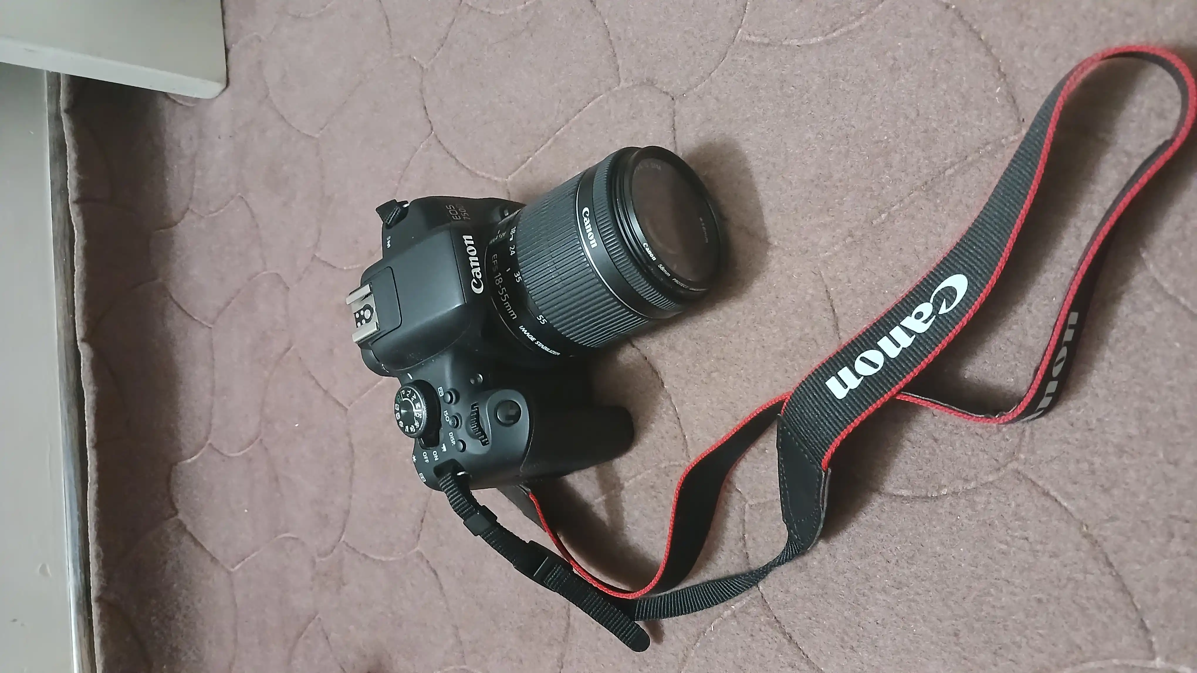 دوربین  کنون ۷۵۰ d دست دو