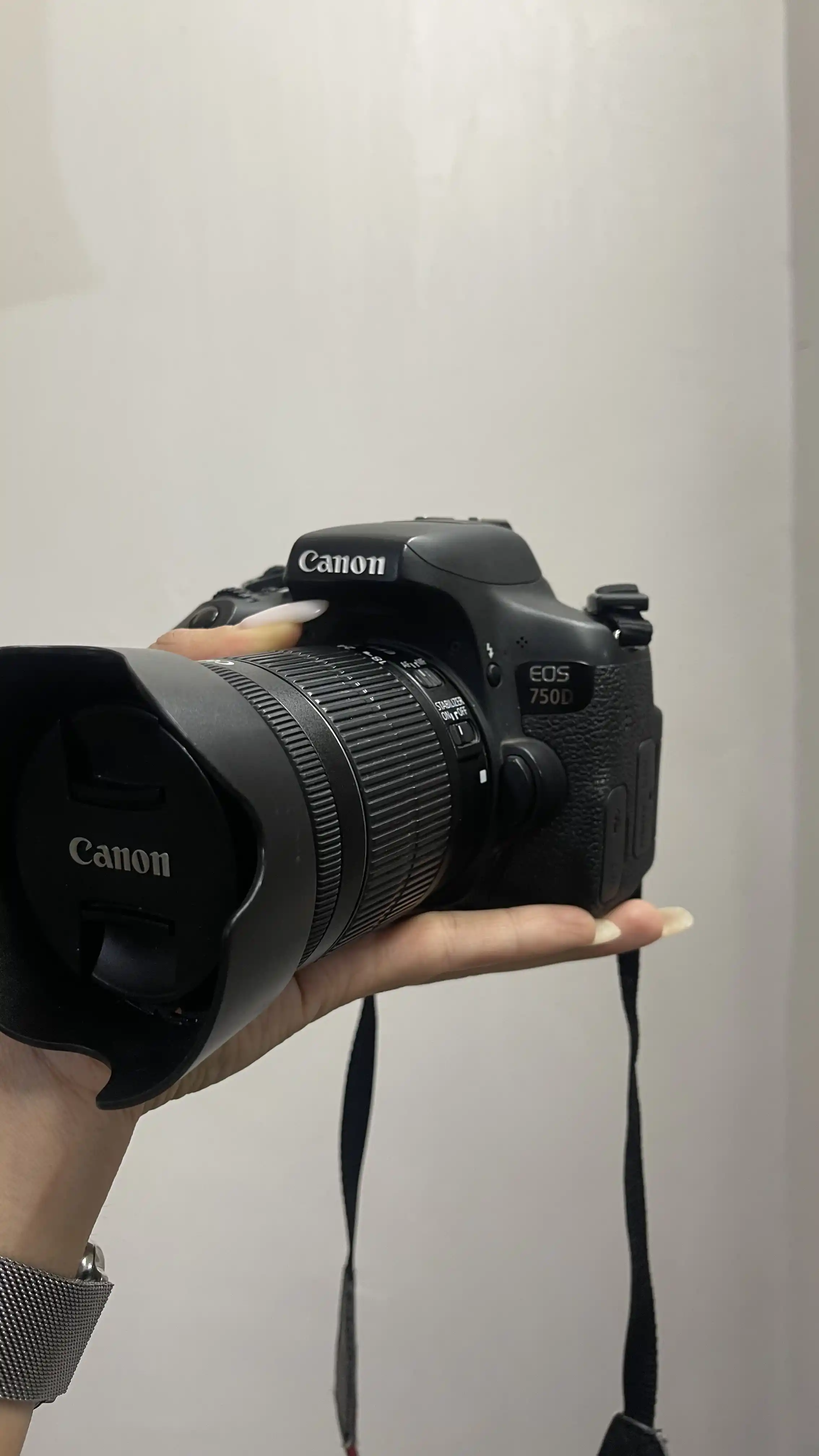 دوربین دست دوم کنون ۷۵۰ دی ۱۸-۵۵ دست دو