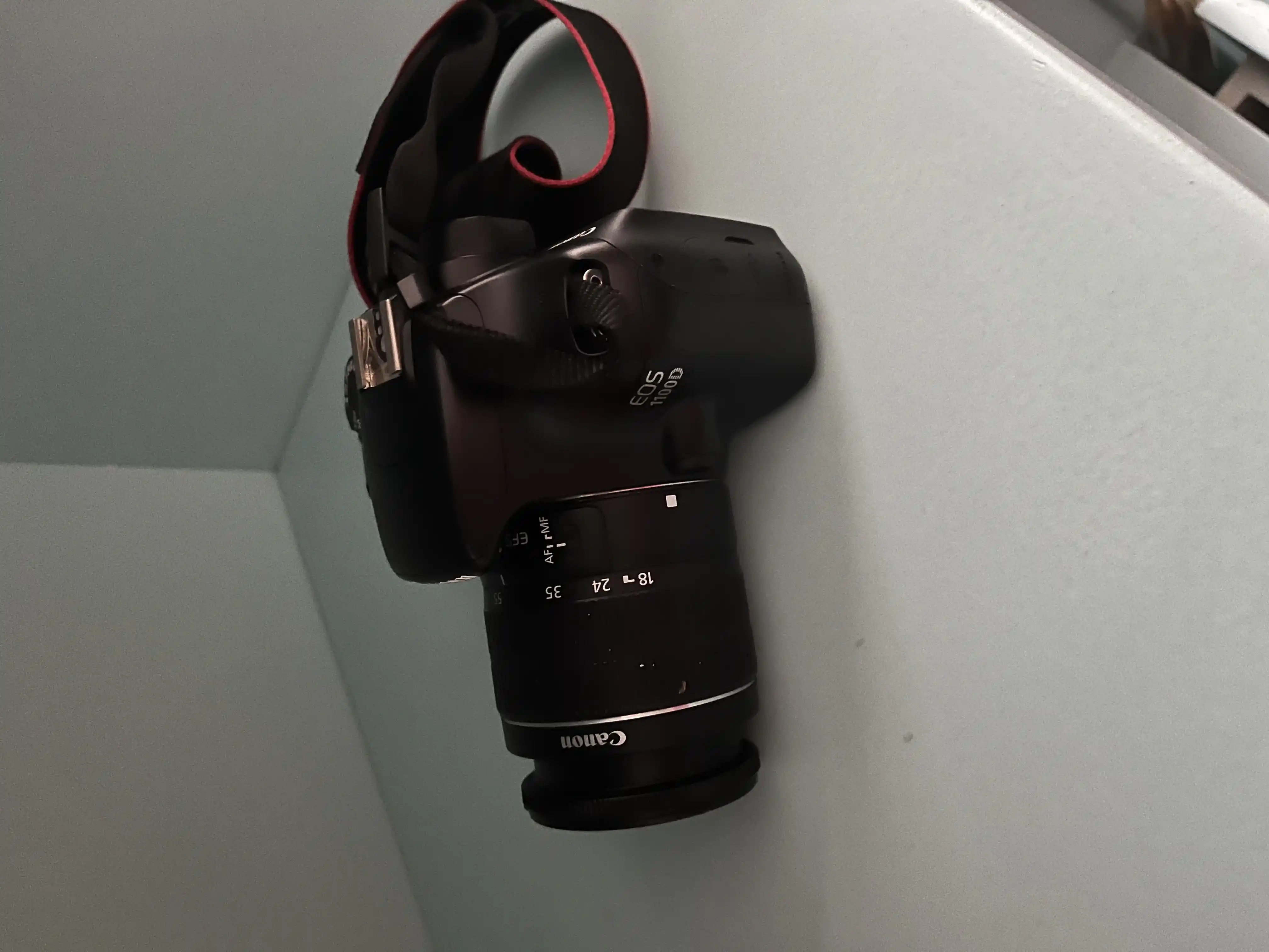 دوربین ۱۳۰۰ کنون دست دو