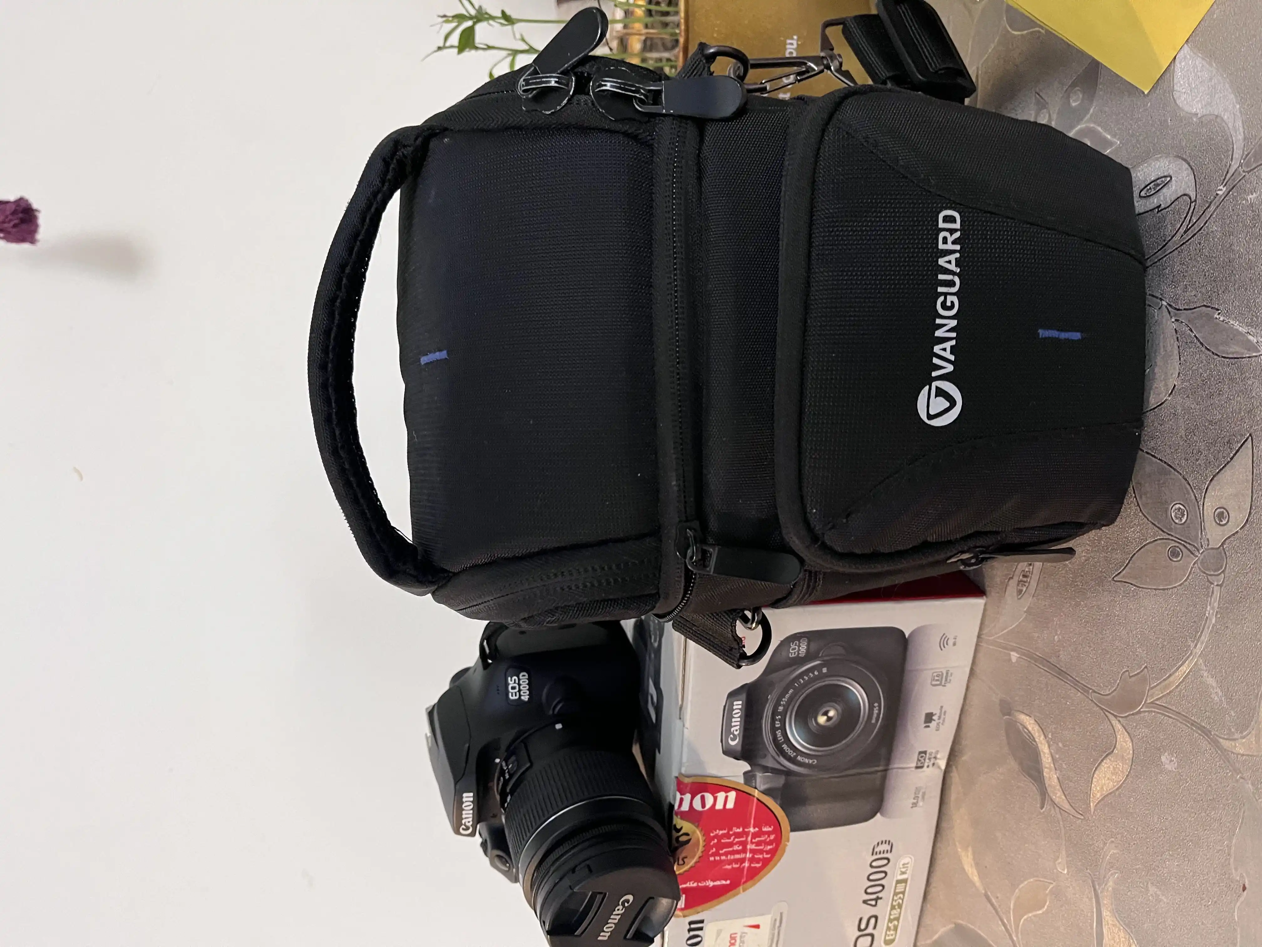 دوربین کانن 4000d دست دو