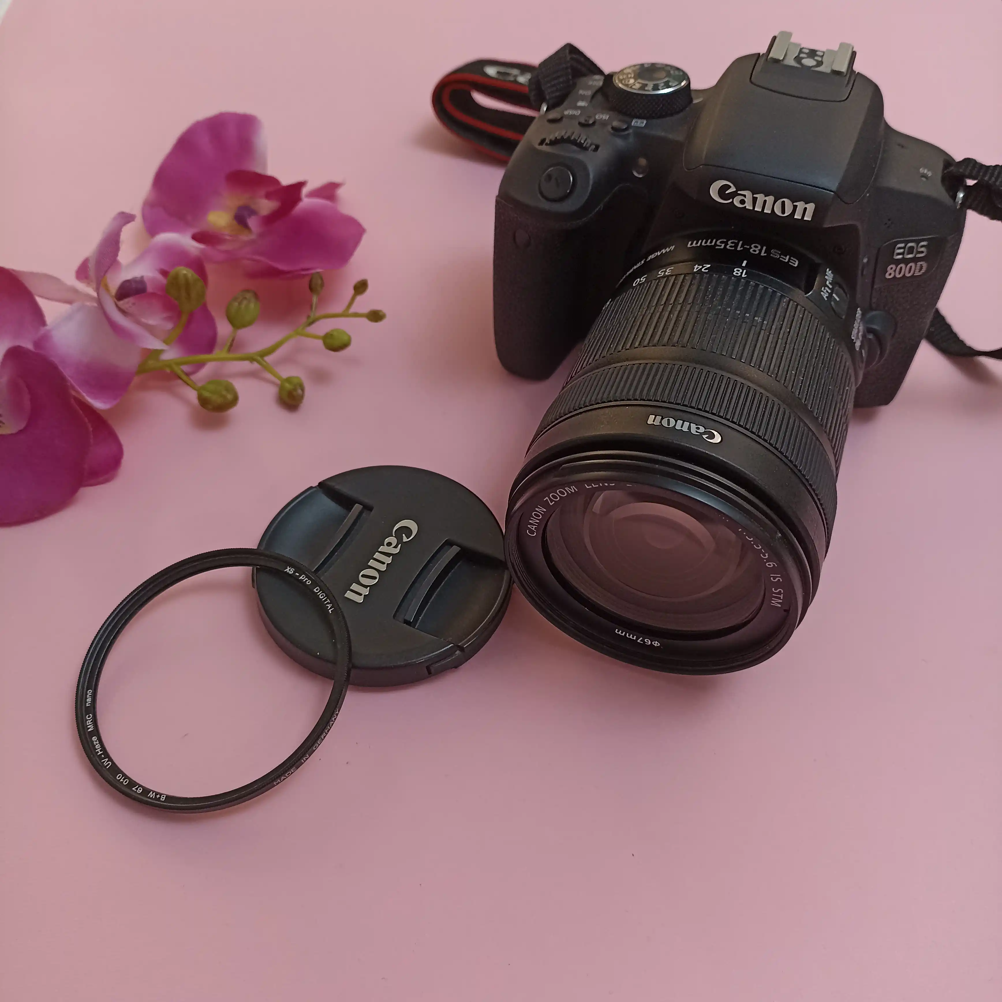 دوربین 800D canon شش میلیون زیر قیمت لنز 18-135 با همه تجهیزات دست دو