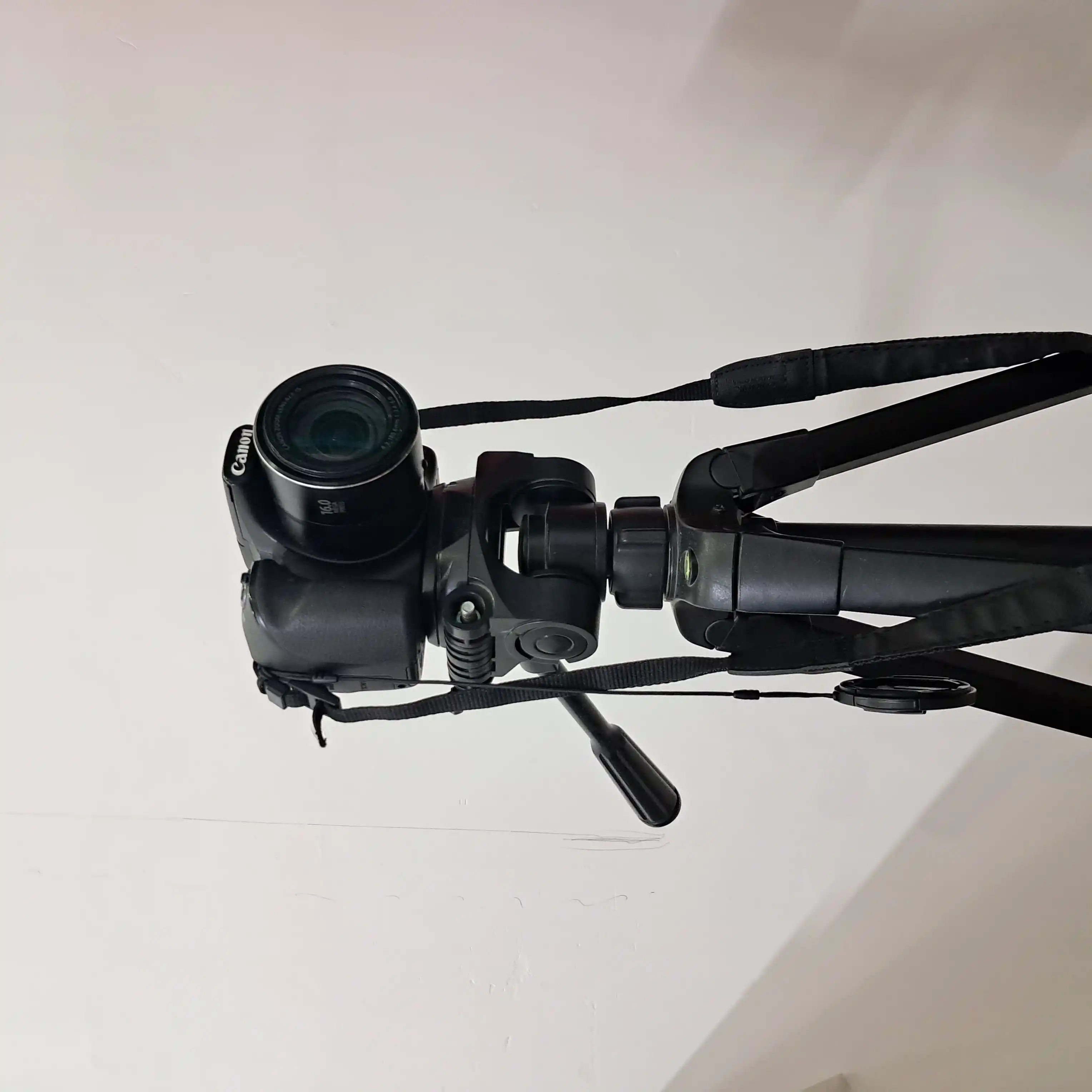 Canon PowerShot SX520 hs دست دو