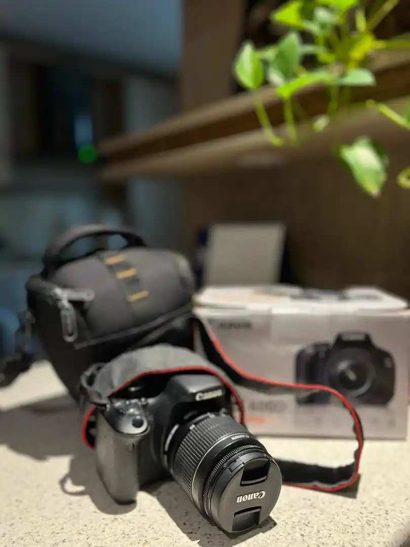 دوربین canon 600D دست دو
