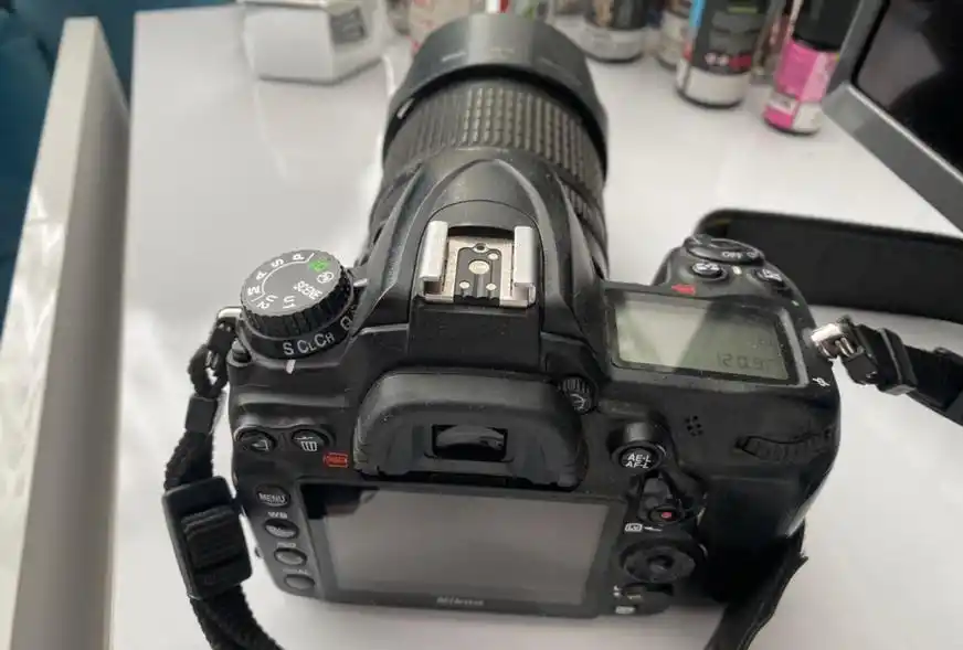 دوربین دیجیتال نیکون Nikon D7000 دست دو