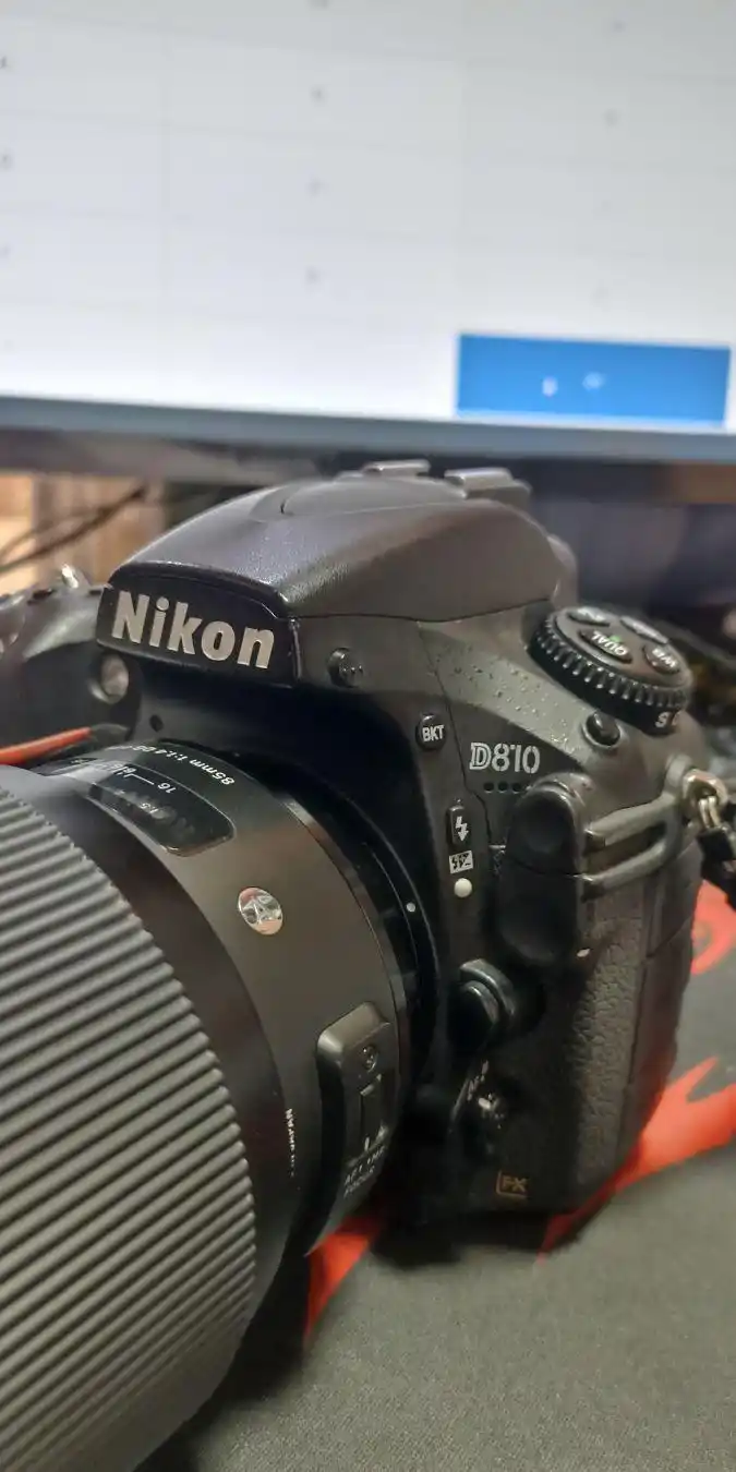 دوربین نیکن d810 به همراه لنز ۸۵ سیگما f1.4 دست دو