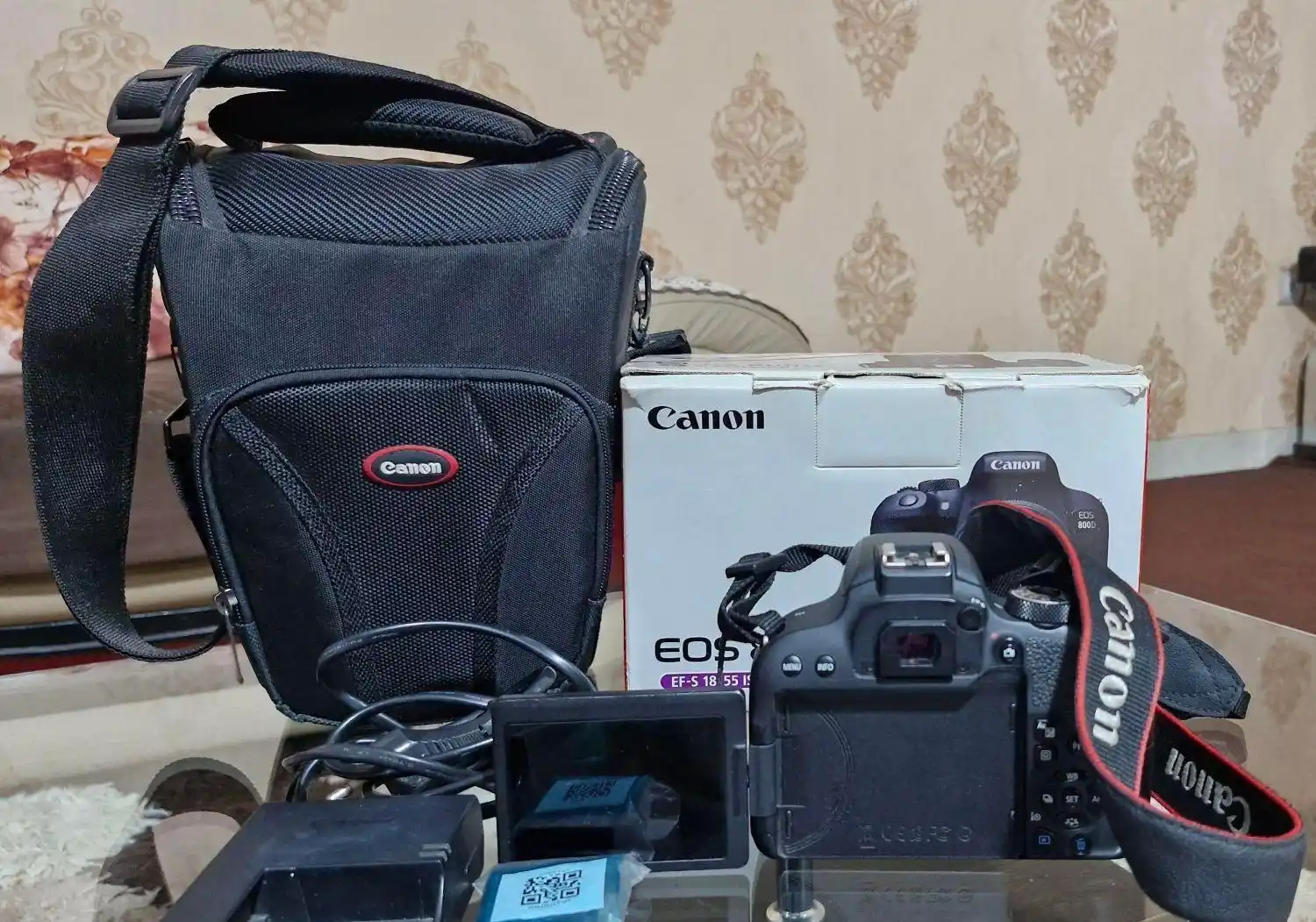 دوربین عکاسی 800d دست دو