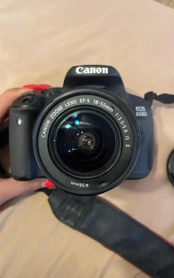 دوربین کنون 650D دست دو