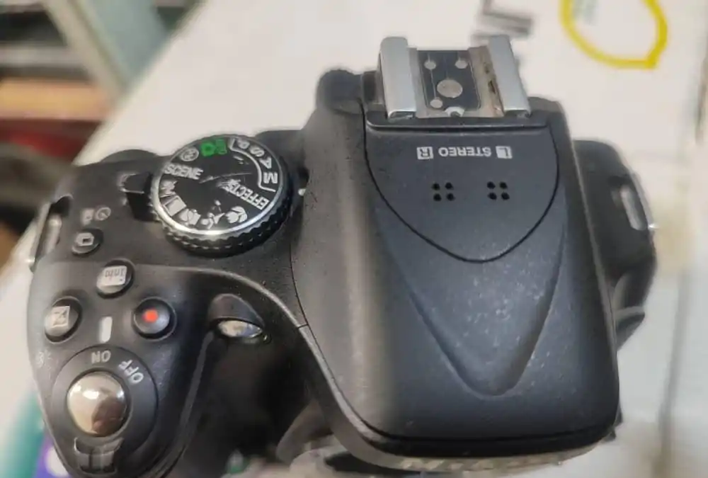 دوربین نیکون D5200 دست دو