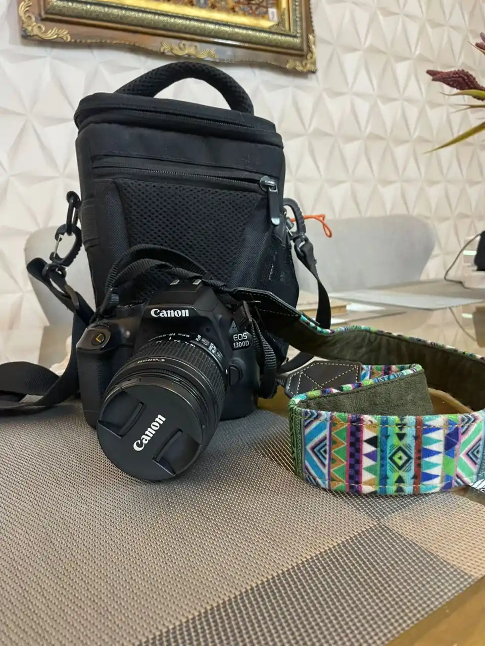 دوربین کنون 1300d دست دو