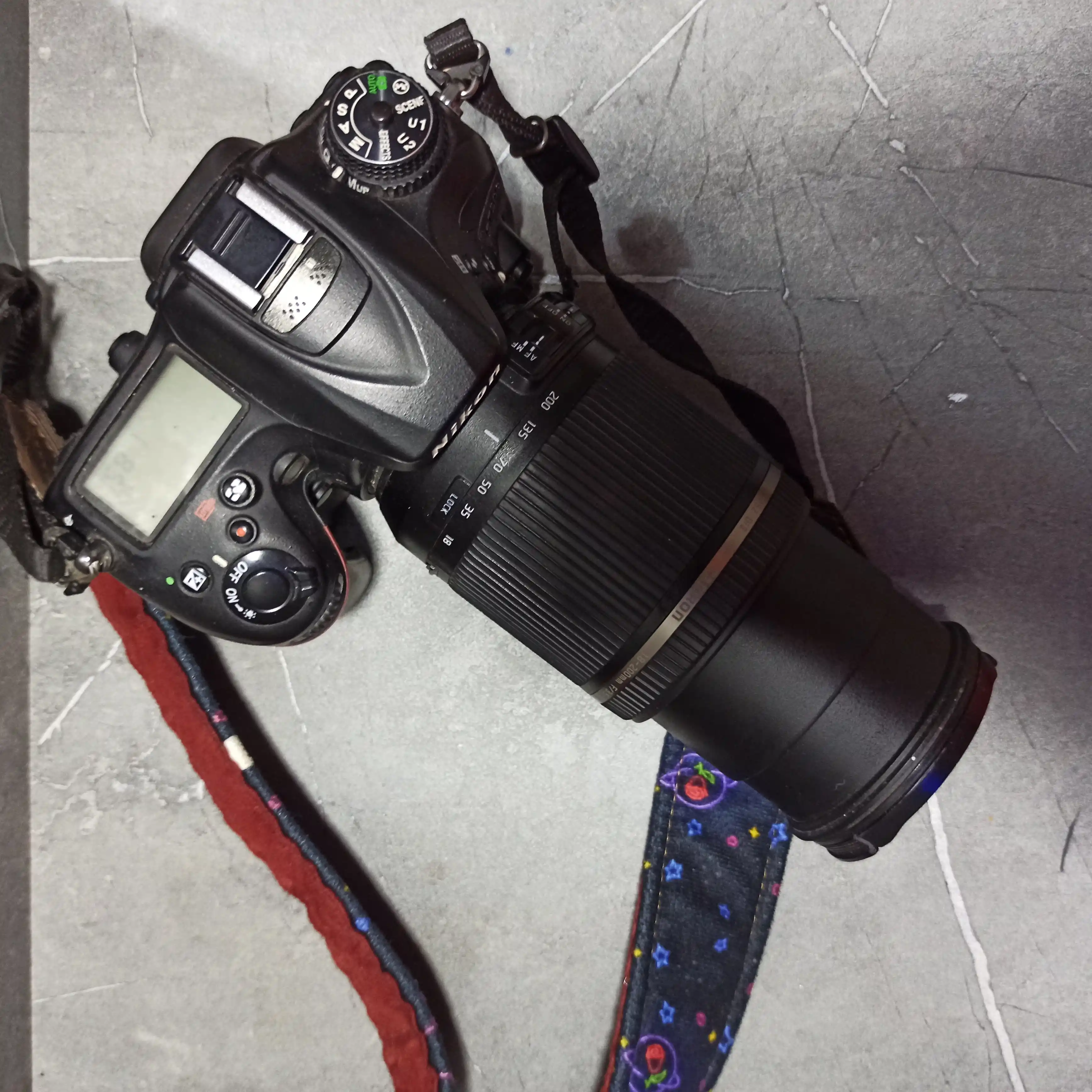 دوربین نیکون 7200 دست دو