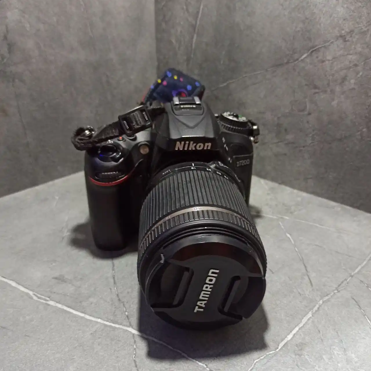 دوربین نیکون D7200 لنز 200-18 دست دو