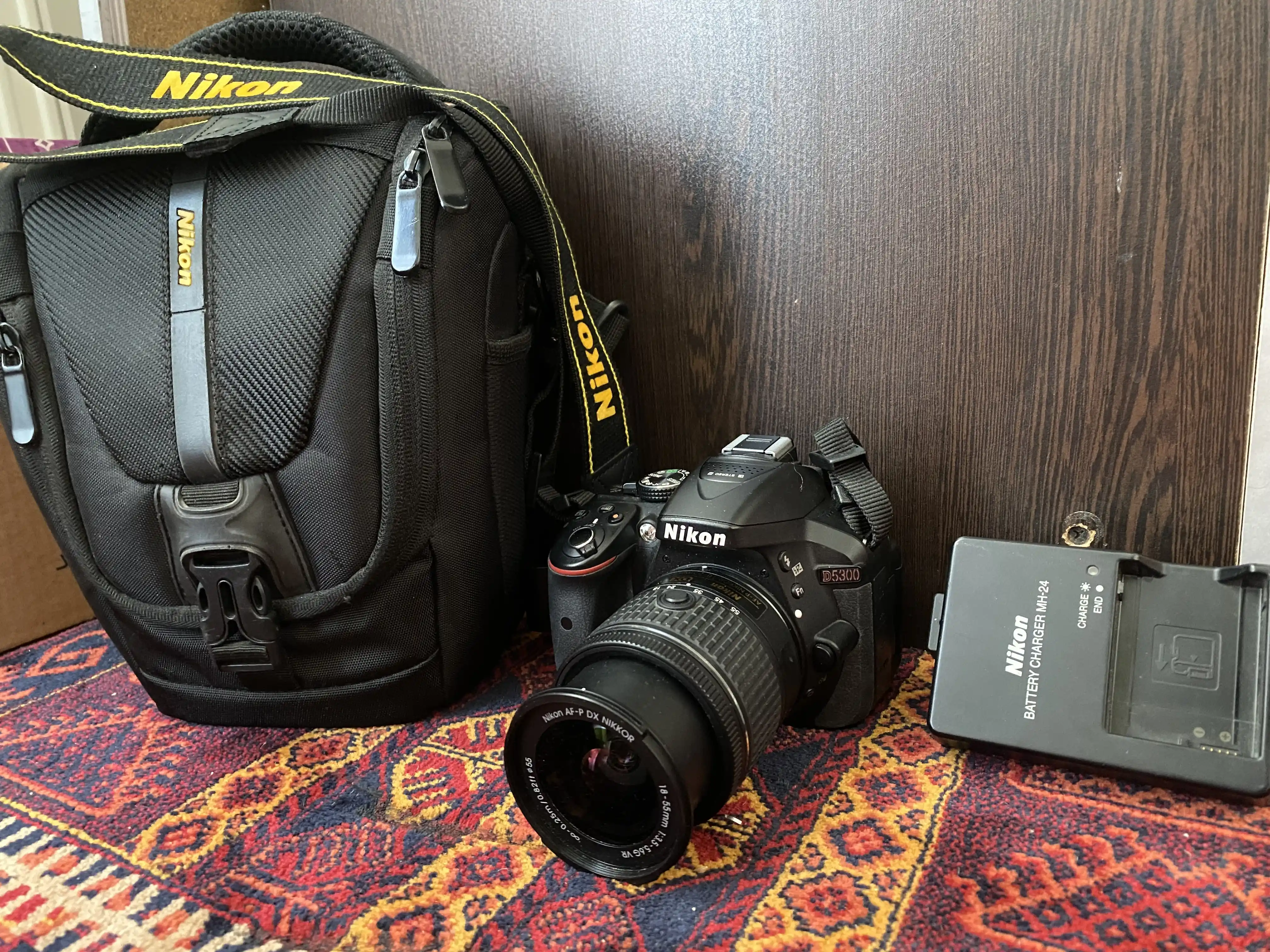 دوربین نیکون D5300 دست دو