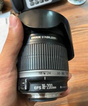 Canon EF-S 18-200mm