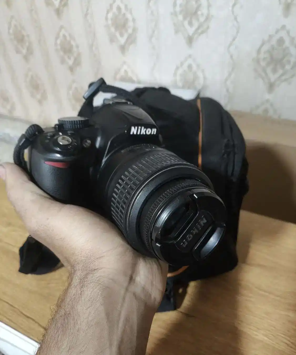 دوربین نیکون D3100درحد دست دو