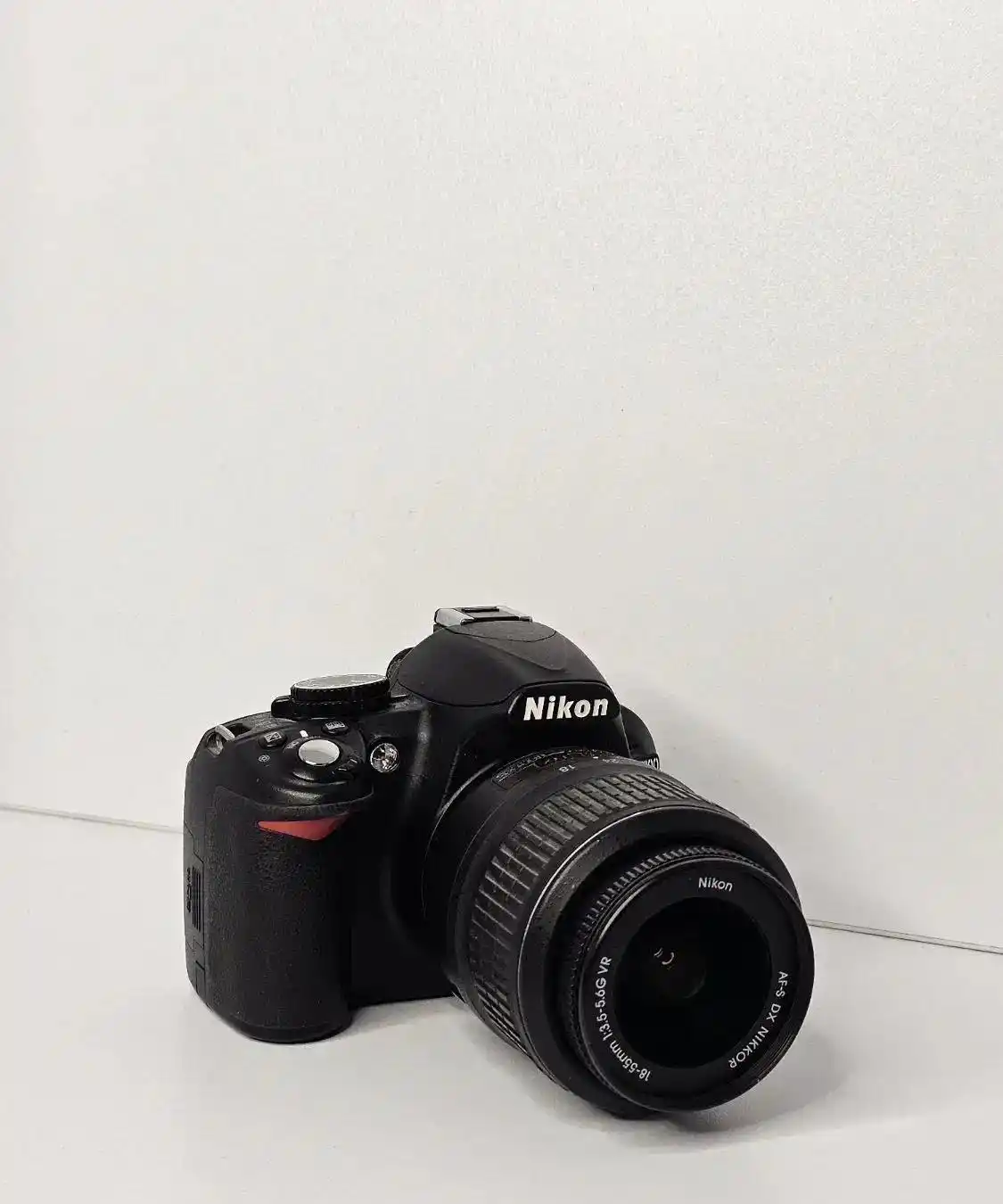 دوربین حرفه ای  Nikon دست دو