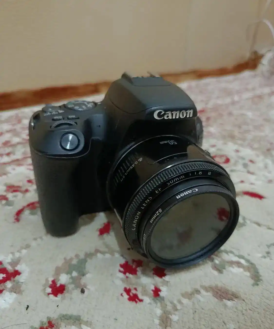 دوربین canon 200D با لنز 50 فیکس f 1.8 دست دو