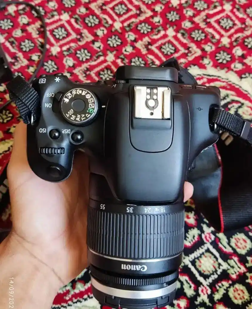 دوربین عکاسی حرفه ای کنون 600D(X5) +رینگ لایت+پایه دست دو