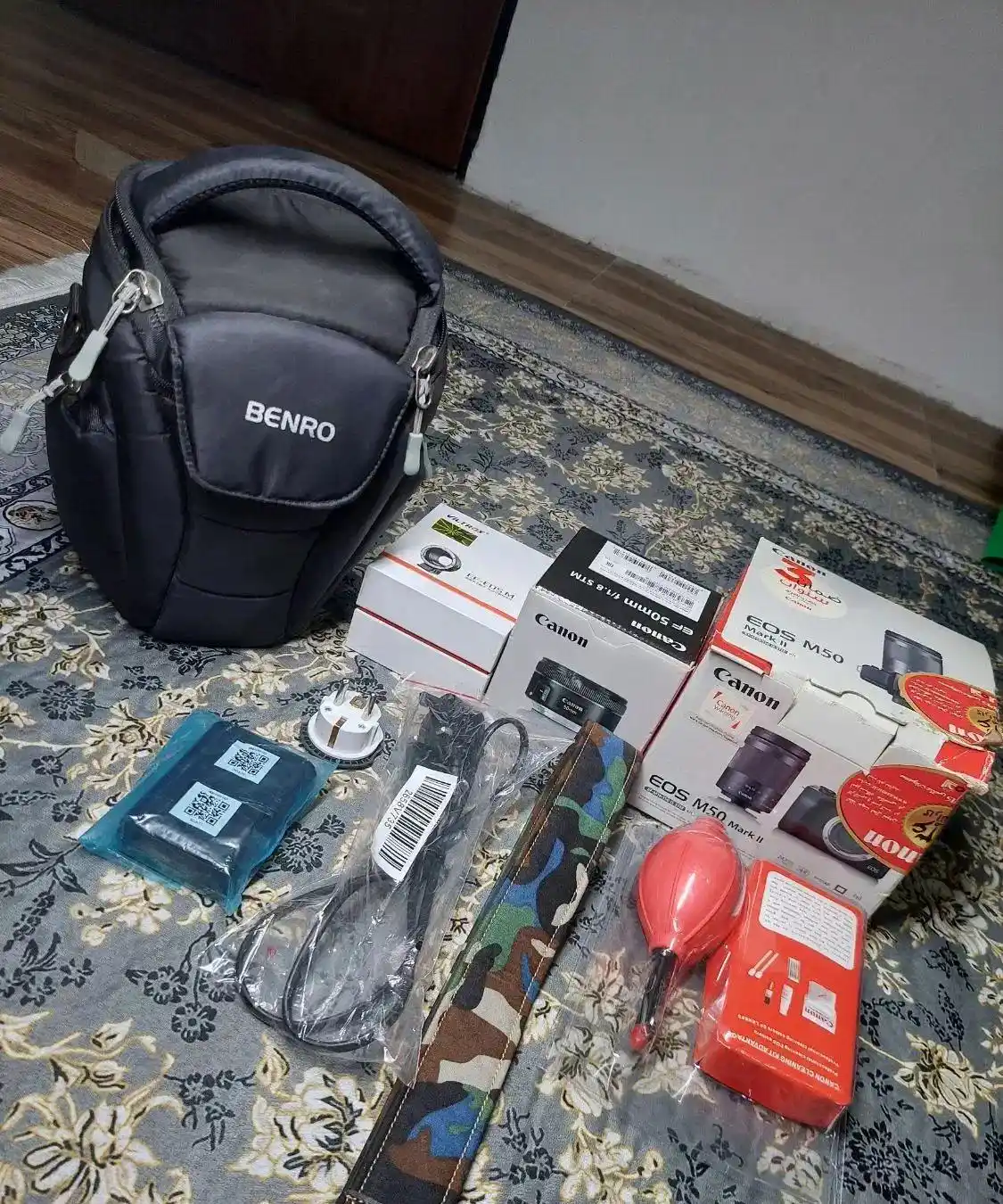 دوربین m50 mark ii با دوعدد لنز و تبدیل دست دو