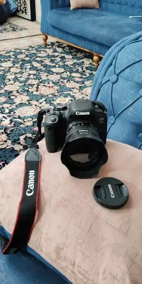 دوربین عکاسی کنون 800D دست دو