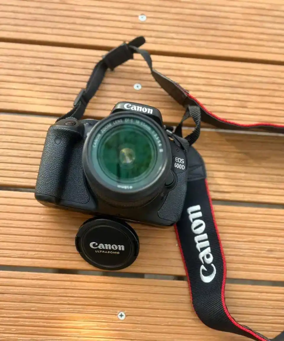 دوربین ۶۰۰ d کنون دست دو