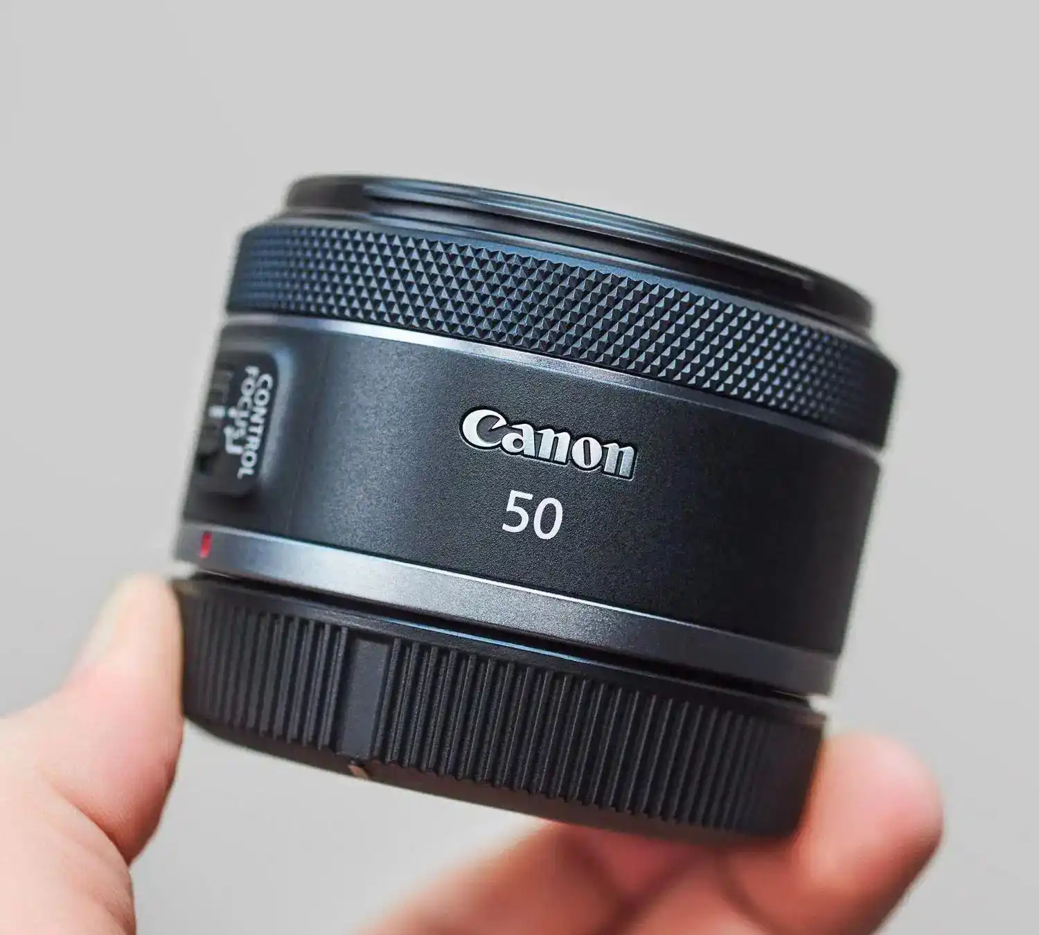 لنز Canon RF 50mm f1.8 stm دست دو