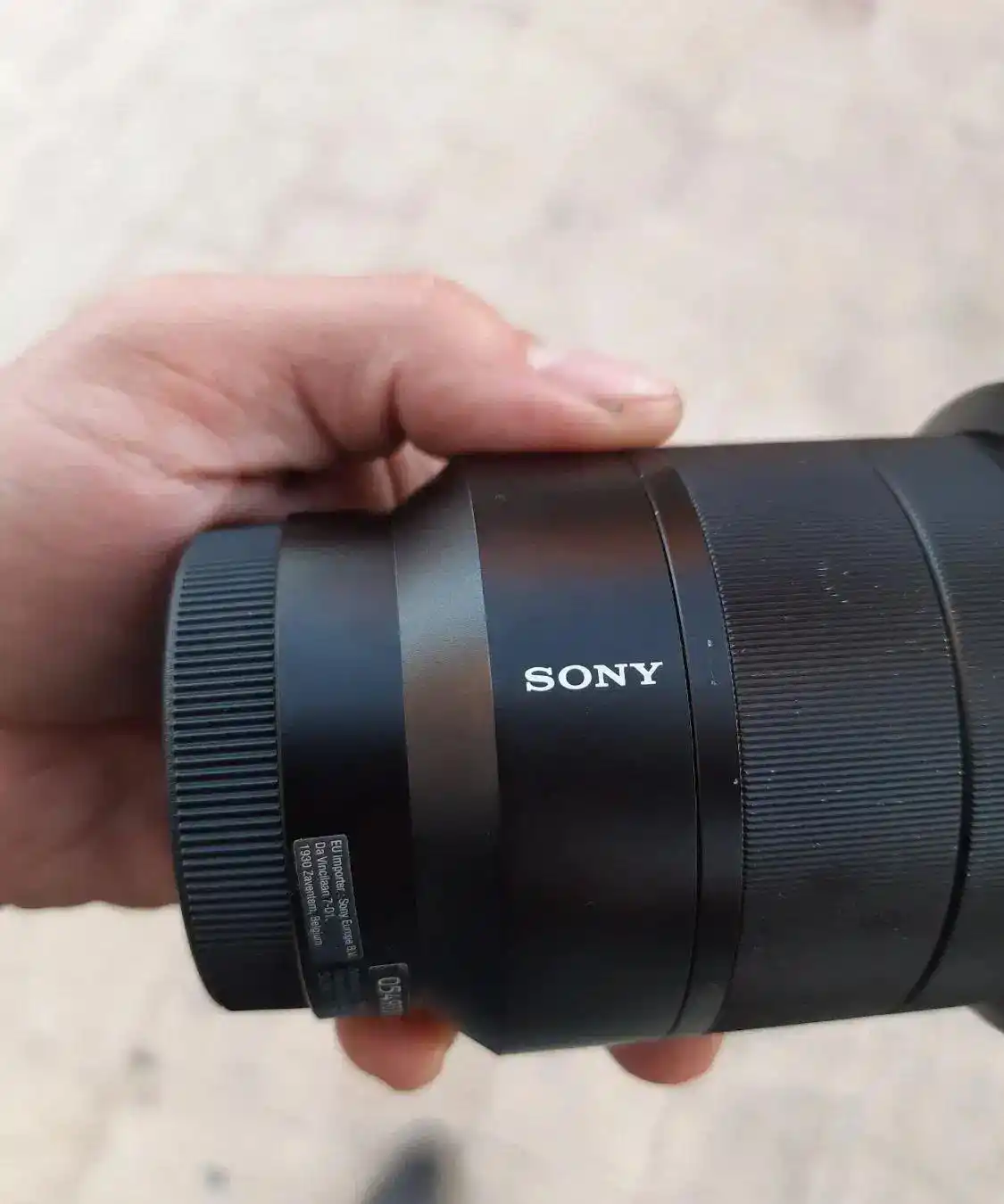 لنز زایس  سونی ۲۴-۷۰ دست دو